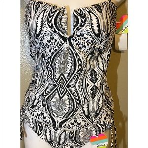 NWT Macy’s raisins swimwear sz medium 2pc